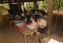 Respons Siswa Belajar di Kolong Rumah di Bone, Dewan: Harusnya Bone Tidak Ada Lagi Seperti Ini