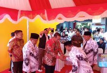 Sumbang Rp100 Juta Untuk Hadiah Porseni HUT PGRI di Bone, Amran Sulaiman: Negara Kuat Karena Guru