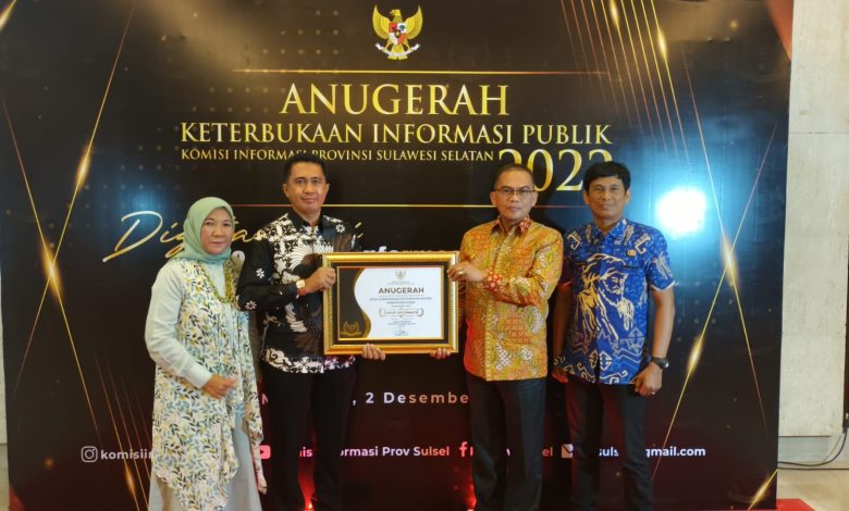 Desa Lempangang, Bajeng Berhasil Terima Penghargaan Keterbukaan Informasi Publik