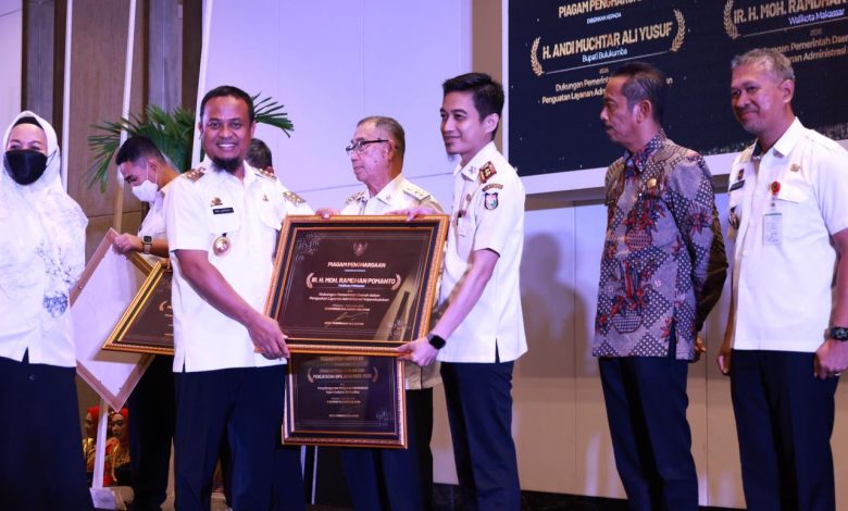 Pemkot Makassar Raih Penghargaan Dinas Dukcapil Sulsel