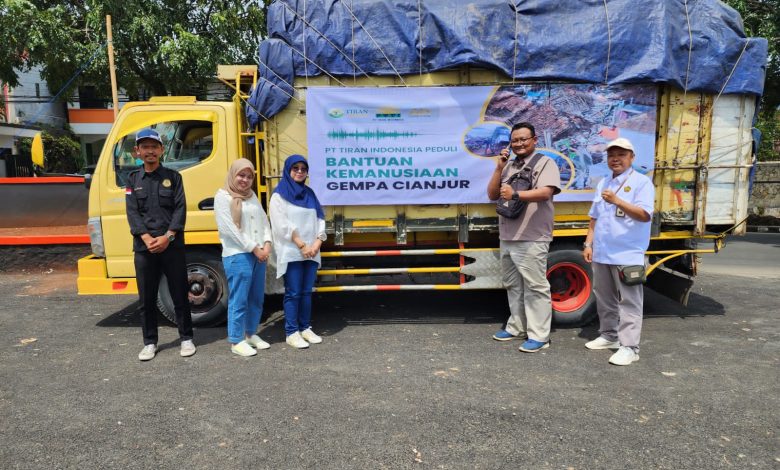 Tim Kemanusiaan PT Tiran Indonesia Serahkan Bantuan Logistik ke Korban Gempa Cianjur