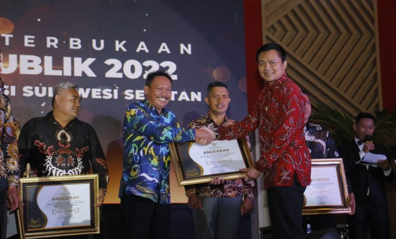Desa Bira Raih Penghargaan Keterbukaan Informasi