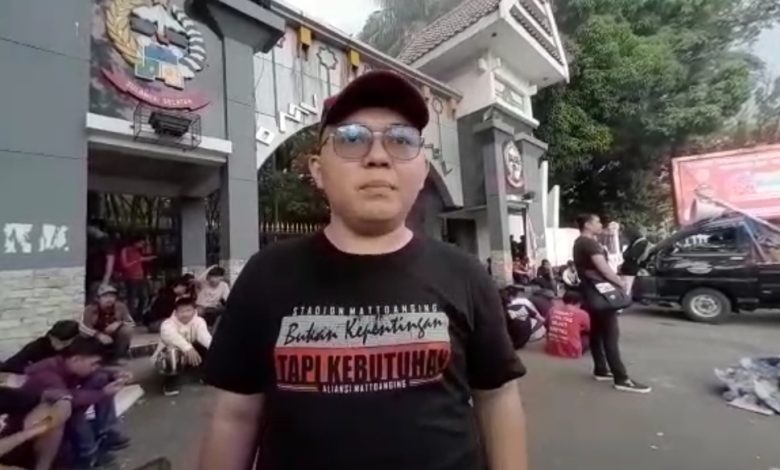 Aliansi Peduli Mattoanging Demo: Gubernur Bangun Stadion Alhamdulillah, Tak Bangun Stadion Silakan Mundur!