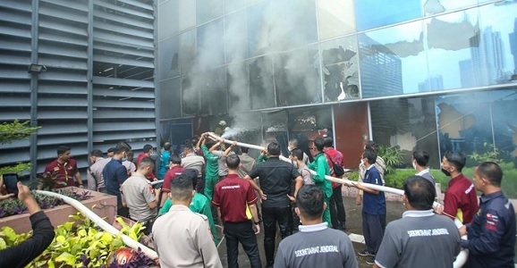 Lantai 5 Gedung Kemenkumham Terbakar, Diduga Akibat Arus Pendek