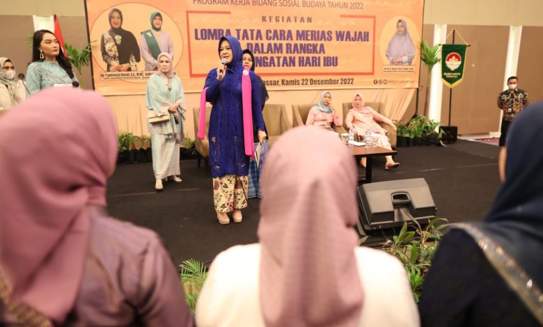 Lomba Tata Rias Wajah Ramaikan Peringatan Hari Ibu 2022