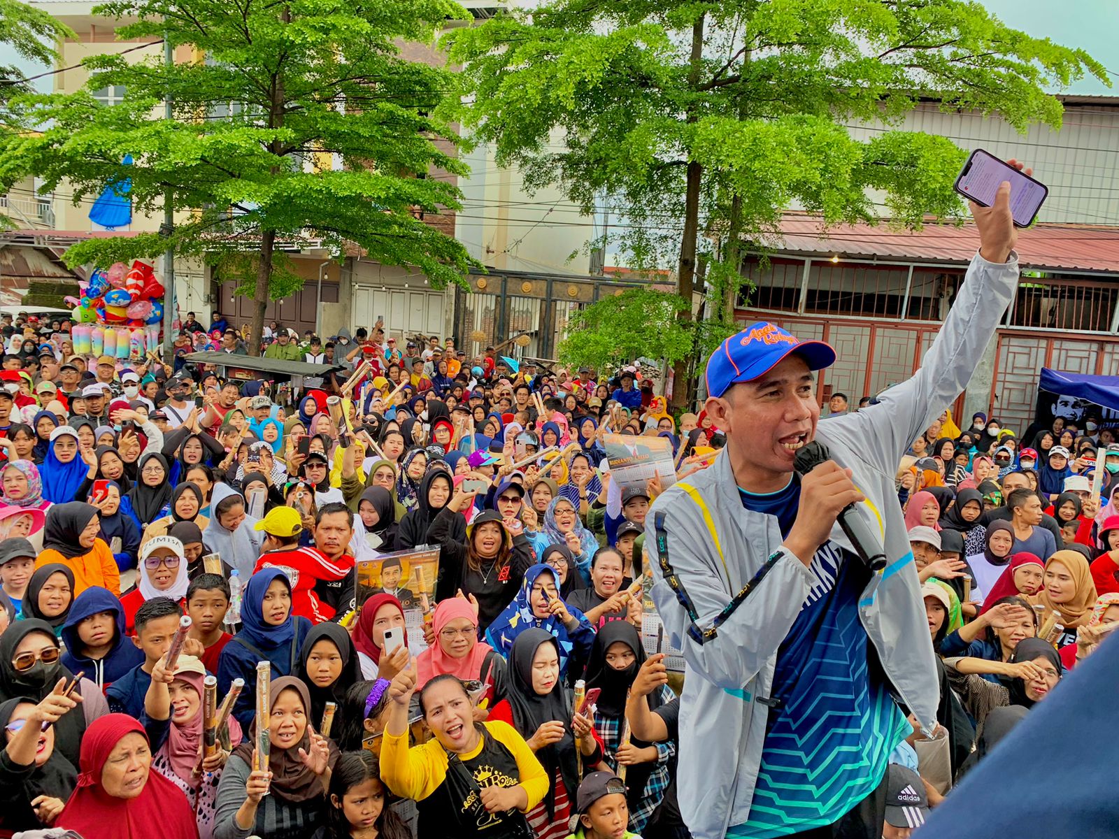 Ribuan Masyarakat Ramaikan Jalan Sehat Anak Rakyat di Tamalate