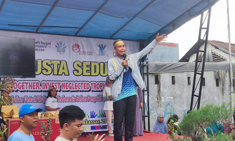 Kunjungi Kompleks Penderita Kusta, Rudianto Lallo Minta Hapus Stigma dan Diskriminasi
