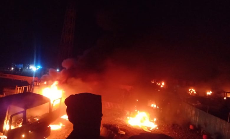 Sejumlah Kendaraan dibkara massa