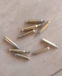 Karyawan menemukan solongsong peluru yang berserakang di are Smelter PT GNI
