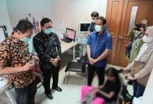 Gubernur Andalan Jenguk Pasien Anak Sulsel Kelainan Jantung di RSCM Jakarta