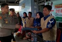 Kapolres Gowa Berikan Bantuan Sembako Korban Angin Puting Beliung