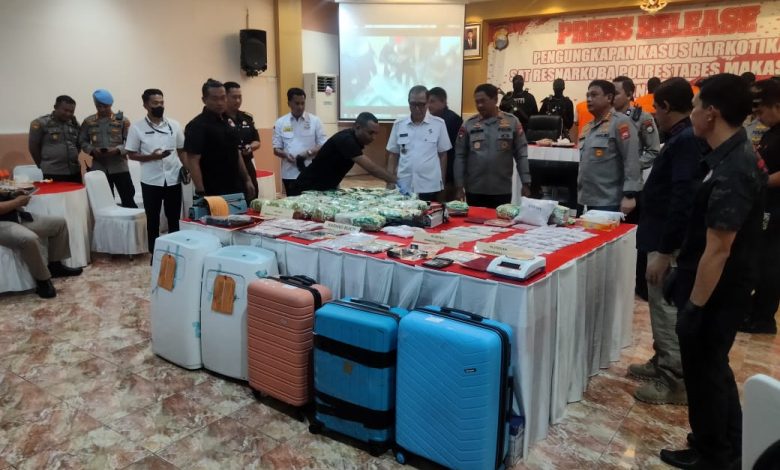 Pengungkapan Kasus Narkotika Terbesar di Polrestabes Makassar: Empat Tersangka, 43,6 Kg Sabu dan 11.477 Butir Ekstasi Diamankan