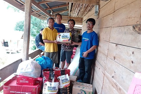 Gubernur Sulsel Salurkan Bantuan ke Korban Kebakaran dan Angin Puting Beliung di Toraja