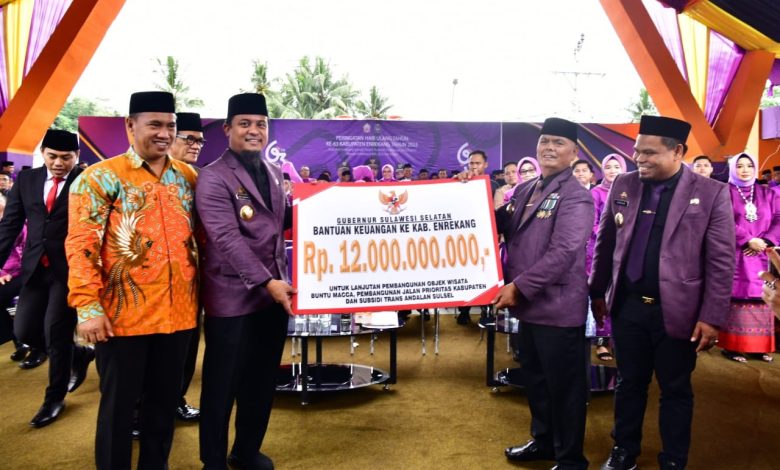 Gubernur Sulsel Serahkan Bantuan Keuangan Rp 12 M ke Enrekang, untuk Lanjutan wisata ‘Emas Andalan 360°'