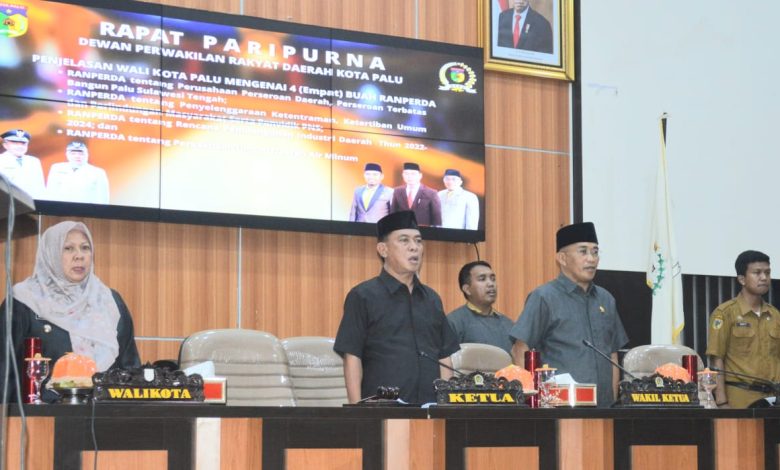 Wawali Reny Paparkan Empat Ranperda Kota Palu di Rapat Paripurna DPRD