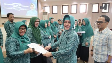 Indira Yusuf Ismail Kukuhkan Pengurus Antar Waktu TP PKK Kota Makassar