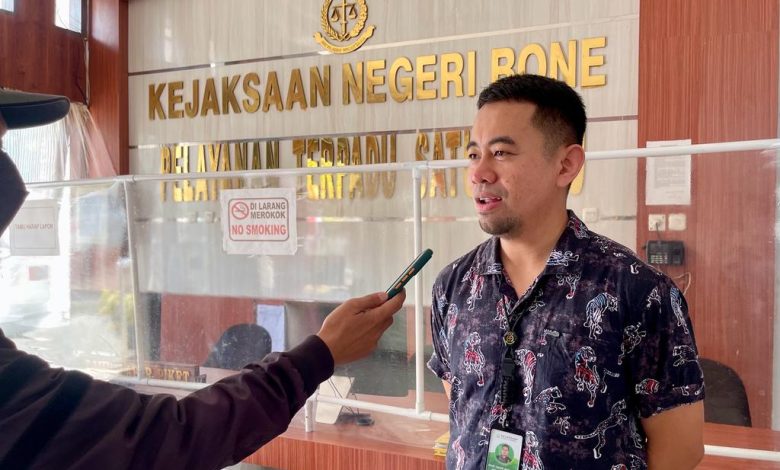 Kejari Bone Kembali Tetapkan 2 Tersangka Kasus Korupsi Rehabilitasi Daerah Irigasi.