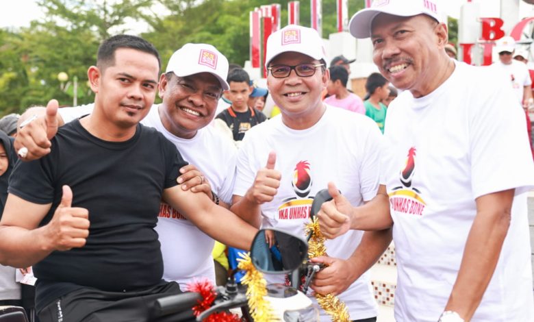 Lepas Jalan Santai IKA UNHAS Bone, Danny Pomanto Disambut Meriah Ratusan Peserta