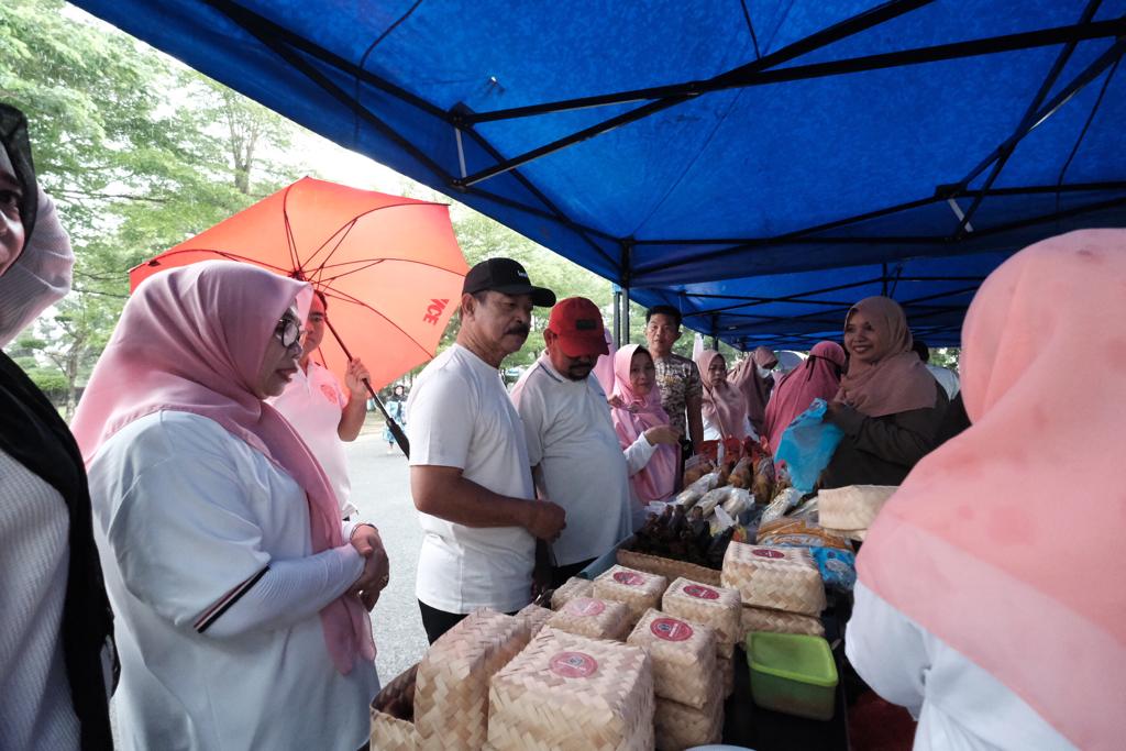Masyarakat Nikmati Pasar Murah Pemkab Gowa, Minyak Goreng Produk Terlaris