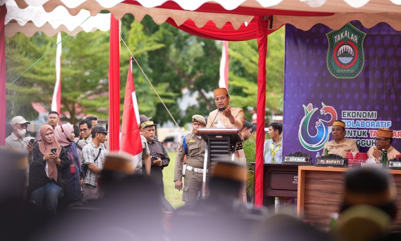 Gubernur Sulsel Salurkan Rp 1,6 M Warga Terdampak Bencan di Takalar
