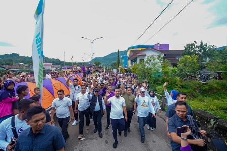 Gubernur Andi Sudirman Bersama Masyarakat Jalan Sulsel Anti Mager di Enrekang