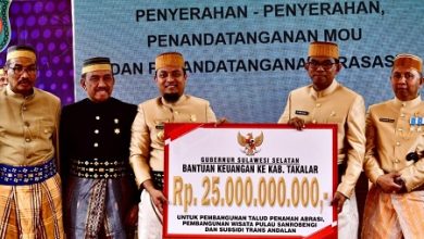 Tangani Abrasi di Takalar, Gubernur Andi Sudirman Bantu Rp25 Miliar Untuk Pembangunan Tanggul