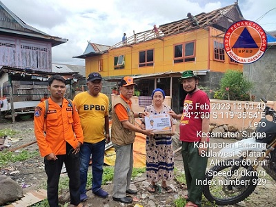 Pemprov Sulsel Salurkan Bantuan Logistik untuk Korban Angin Kencang di Pinrang