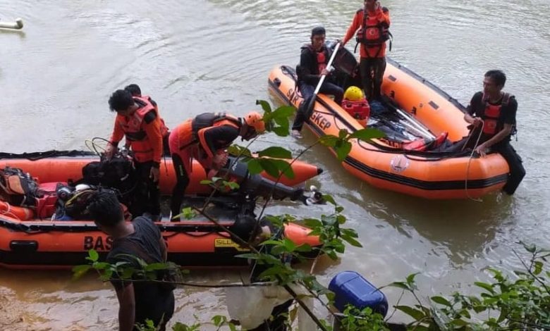 Bocah Delapan Tahun Tenggelam di Sungai Panelgkejene Pangkep Belum Ditemukan