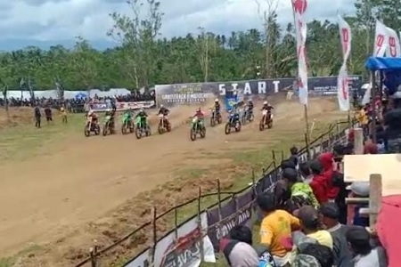 Pembalap Asal Jawa Ramaikan Kejurda Motocros 13 ADS Motor Racing Team di Bone