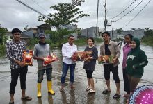 YARI Salurkan Bantuan ke Korban Banjir di Katimbang Makassar