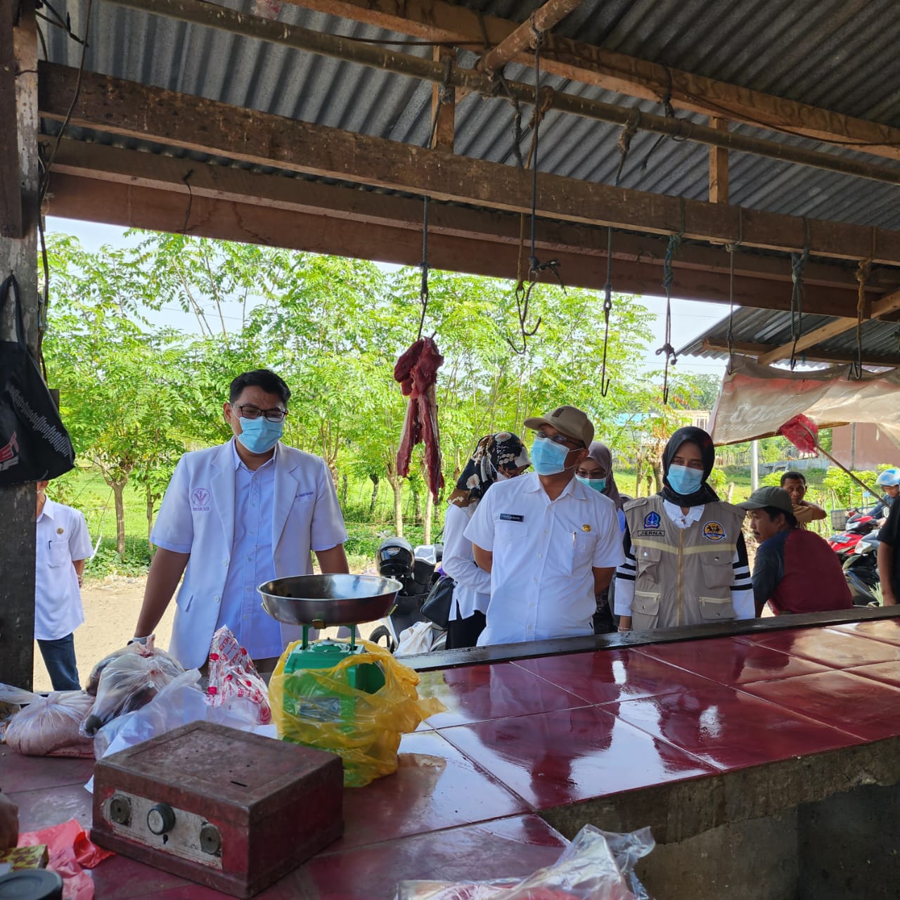 Antipasi Penyakit Flu Burung Dinas Peternakan Sidak Para Pedangan Hewan Di Pasar Palakka