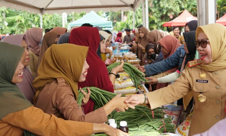 Jelang Ramadan, Pemkab Gowa Gelar Pasar Tani, Warga Berburu Sembako Murah