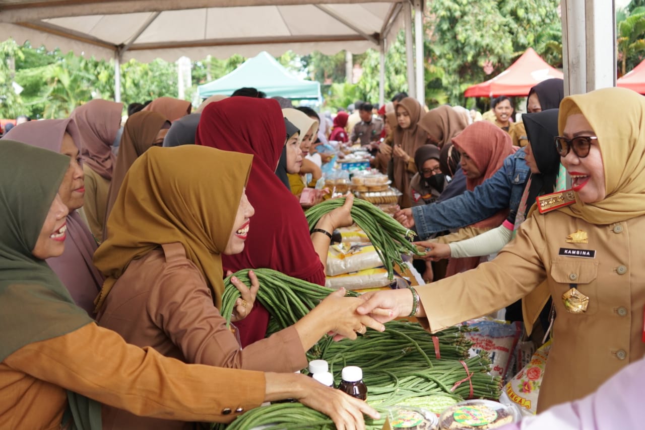 Jelang Ramadan, Pemkab Gowa Gelar Pasar Tani, Warga Berburu Sembako Murah
