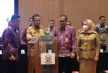 Gubernur Sulsel, Andi Sudirman Sulaiman membuka kegiatan Penandatanganan Perpanjangan Perjanjian Kerjasama (PKS) tentang Pemanfaatan Tanda Tangan Elektronik antara Badan Siber dan Sandi Negara (BSSN) Pemprov Sulsel dan 24 Pemerintah Kabupaten/Kota di Hotel Gammara, Makassar, Selasa, 7 Maret 2023.