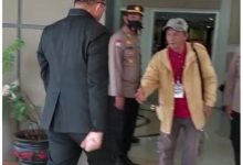 Video Viral ketua DPRD Luwu Timur , Aripin menolak untuk bersalaman dengan warga