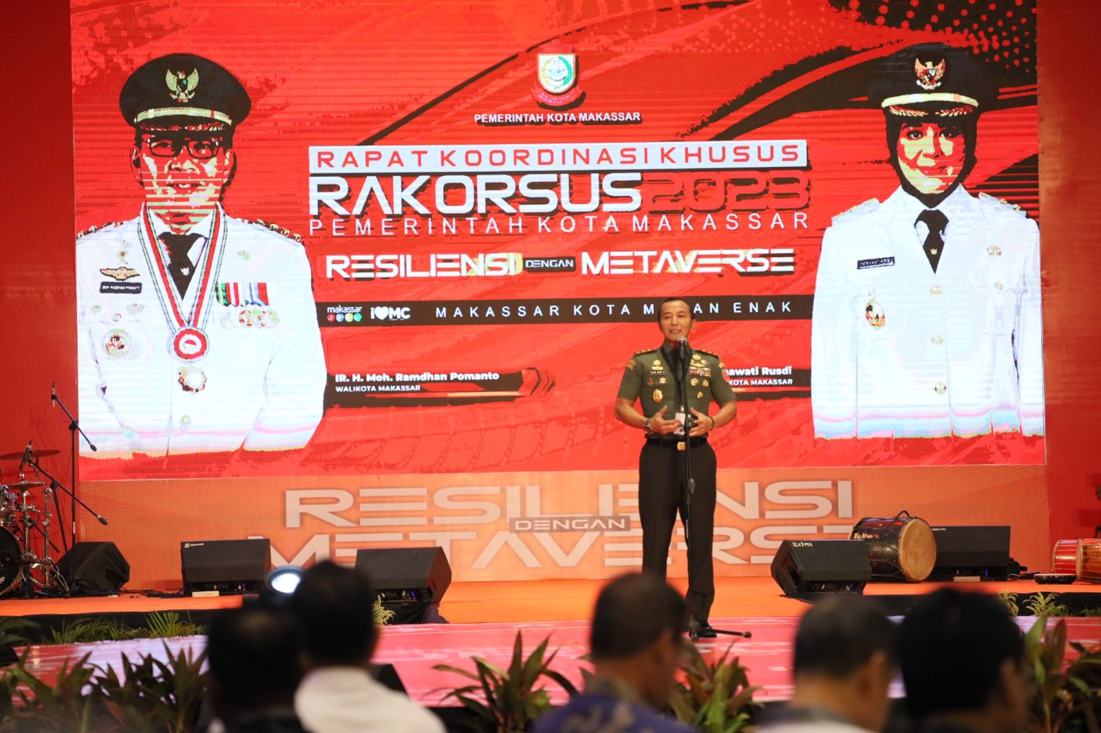 Pangdam XIV/Hasanuddin, Mayjen TNI Totok Imam Santoso menghadiri Rapat Kordinasi Khusus (Rakorsus) 2023 yang diadakan oleh Pemerintah Kota Makassar, di Four Point Sheraton, Selasa (14/03/2023).