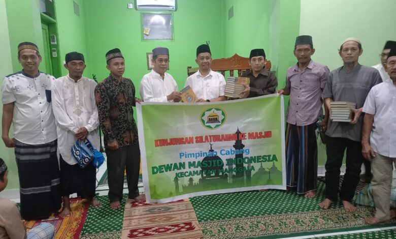 Anggota DPRD Kota Makassar, Kasrudi ini melakukan kegiatan sosial dengan membagikan Al-Quran ke sejumlah masjid di Kecamatan Manggala.