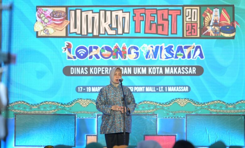 Ketua TP PKK Kota Makassar Indira Yusuf Ismail hadir dalam gelaran Festival UMKM Lorong Wisata 2023 yang dilaksanakan Dinas Koperasi dan UKM Kota Makassar.