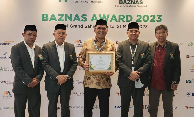 Wali Kota Makassar Moh Ramdhan Pomanto meraih Baznas Award 2023 kategori Wali Kota Pendukung Utama Program Baznas Sejahterakan Umat. Tahun lalu Moh Ramdhan Pomanto juga meraih penghargaan itu.