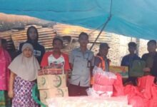 Dinas Sosial Makassar Bantu Korban Kebakaran di Emmy Saelan