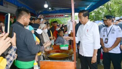 Gubernur Sulsel Dampingi Presiden Jokowi Tinjau Pasar Tramo Salewangang Maros