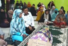 Kadinsos Makassar Melayat ke Rumah Korban Tertimpa Pohon di Sudiang