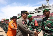 Satgas Pamtas Papua RI-PNG Dilepas Panglima TNI Laksamana Yudo Margono Didampingi Wali Kota Danny Pomanto di Makassar