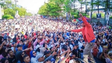 Rudianto Lallo Pimpin Ribuan Warga Ikut Jalan Sehat Anak Rakyat di Panakkukang