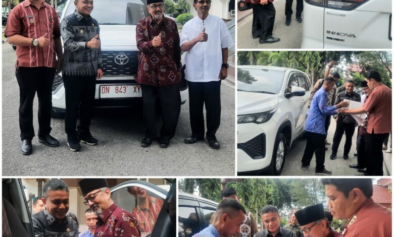 Hadianto Rasyid Serahkan Satu Mobil Operasional Kepada Ketua MUI Kota Palu