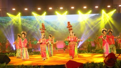 Pentas Budaya Tari Kalompoanna Hibur Ratusan Kepala Daerah Se Indonesia