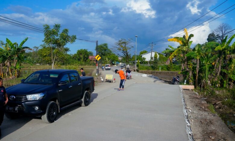 Progres Perkerasan Beton, Gubernur Tinjau Progres Ruas Burung-Burung – Bili-Bili di Gowa