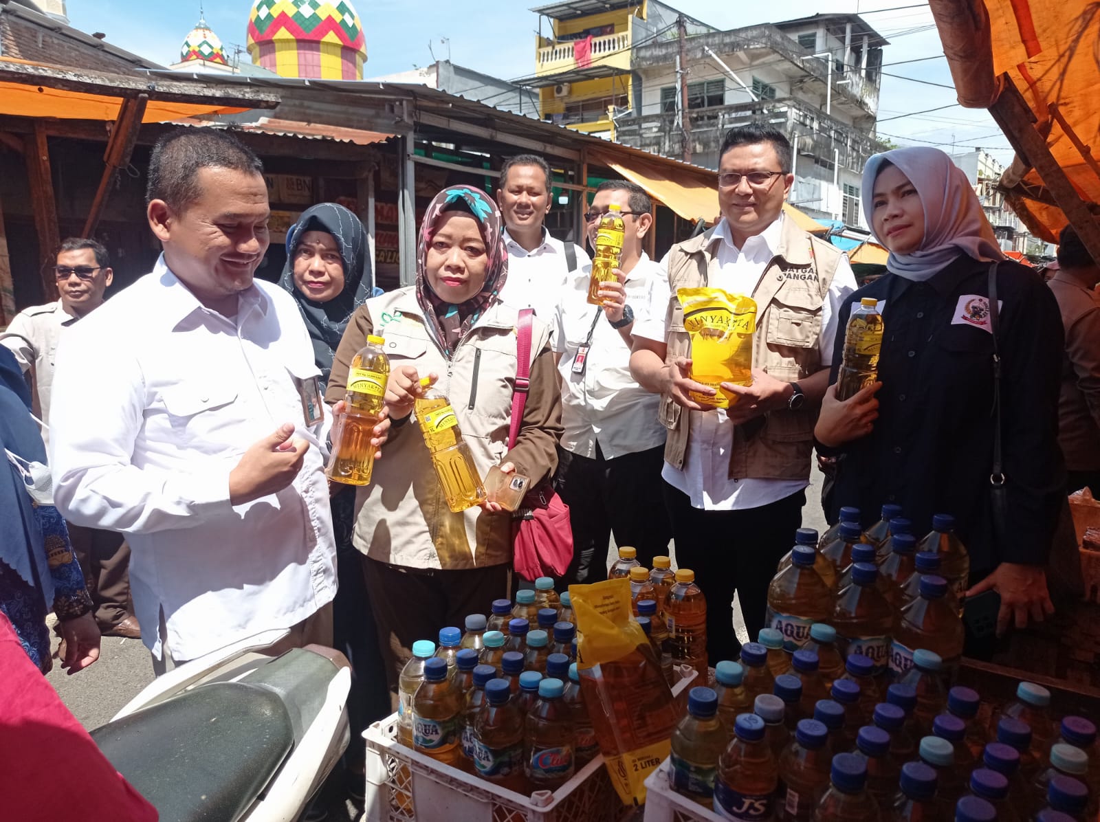 Satgas Pangan Mabes Polri Sidak di Pasar Terong Makassar, Temukan Harga Minyak Goreng Tidak Wajar