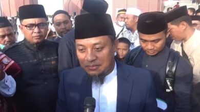Gubernur Andi Sudirman Salat Ied di Masjid 99 Kubah, Harap Warga Tetap Tertib Saat Balik