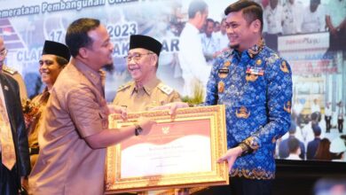 Bupati Gowa, Adnan Purichta Ichsan menerima Penghargaan Kategori Kabupaten dengan Komitmen Tinggi dalam Perencanaan Pembangunan Daerah yang Responsif Gender, Anak dan Disabilitas.